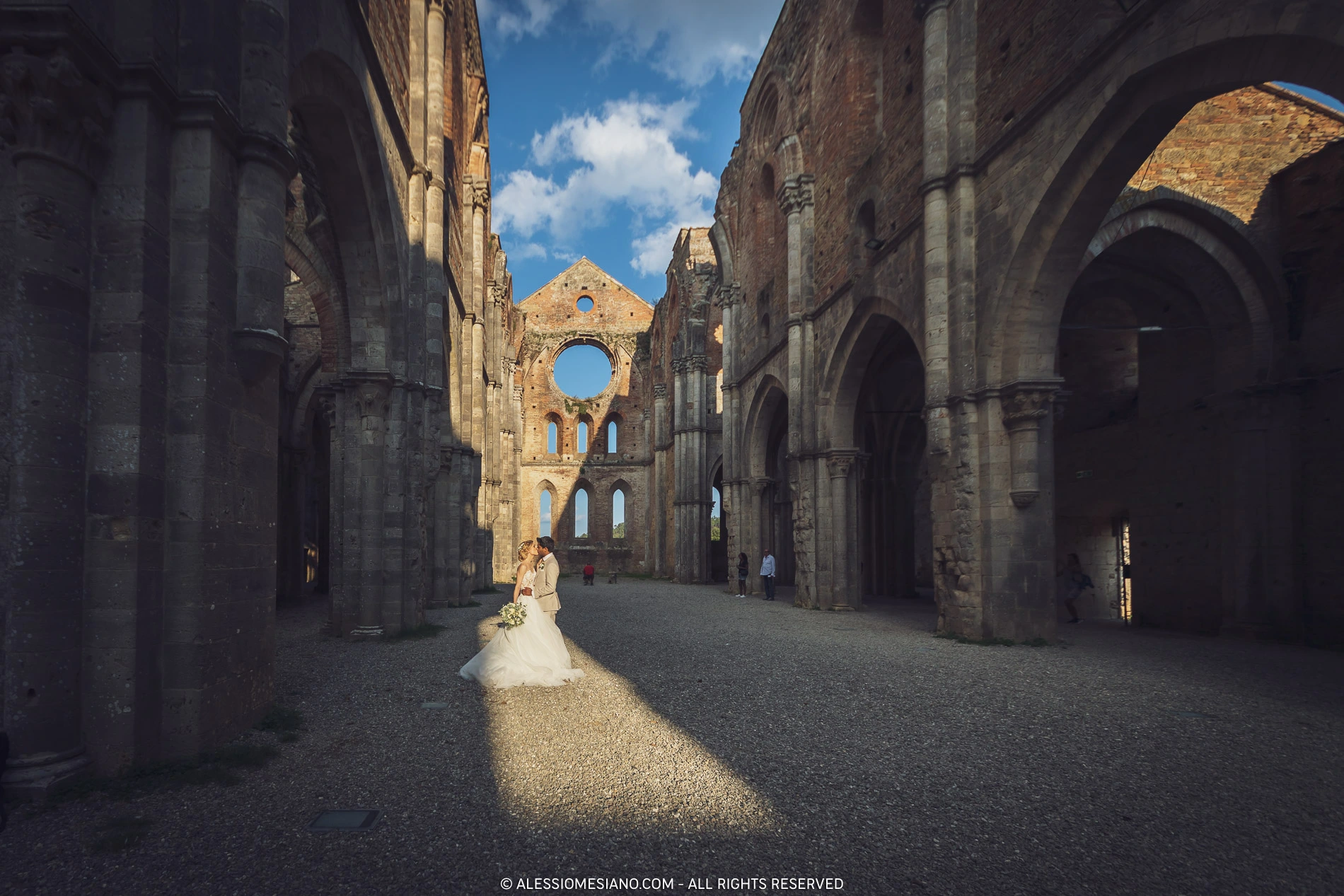 Fascinating wedding in Tuscany, San Galgano, Tenuta di Papena