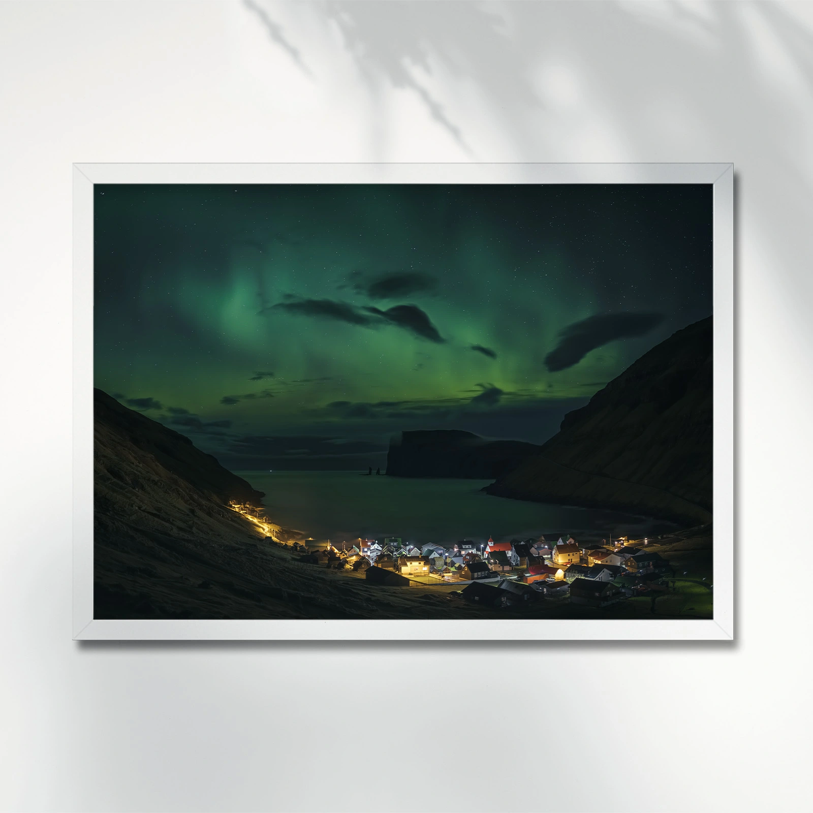 tjornuvik-fjord-aurora-northern-light-faroe-islands-poster-frame